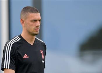 منافسة إنجليزية ألمانية على مدافع يوفنتوس