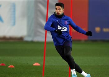 قبل مباراة برشلونة وإسبانيول سواريز ولينجليه يواجهان خطر الإيقاف في الدوري الإسباني