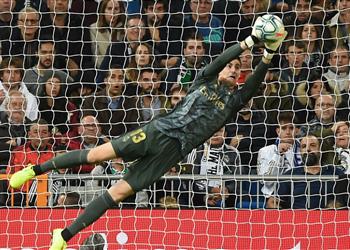 كورتوا يختار التصدي الأصعب في مباراة ريال مدريد وخيتافي