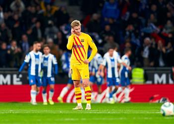 فيديو طرد دي يونج في مباراة برشلونة وإسبانيول ويغيب أمام غرناطة