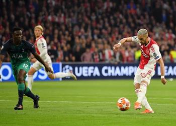 تقارير مورينيو يطلب من إدارة توتنهام التعاقد مع حكيم زياش