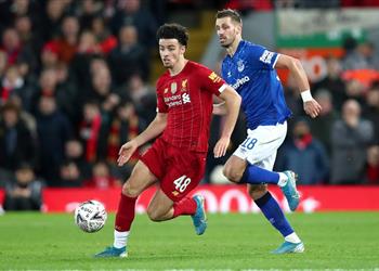 فيديو ليفربول يتقدم بهدف رائع أمام إيفرتون في كأس الاتحاد الإنجليزي