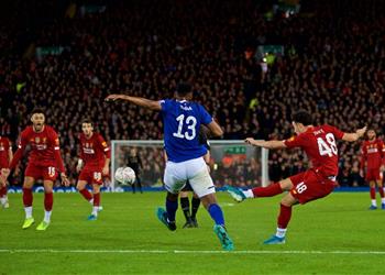 بعد هدف جونز مفارقة طريفة في مباراة ليفربول وإيفرتون بكأس الاتحاد الإنجليزي