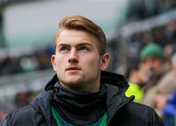 تشكيل يوفنتوس أمام كالياري ساري يواصل استبعاد دي ليخت ومفاجأة في الهجوم