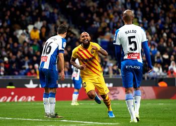 الإصرار على فيدال مستمر إنتر ميلان يستغل أموال باربوسا لإقناع برشلونة