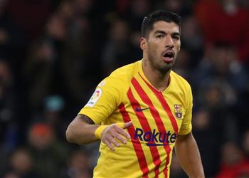موندو ديبورتيفو تكشف مفاجأة صادمة بشأن مستقبل سواريز مع برشلونة