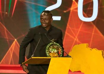 فيديو احتفال هيستيري في مسقط رأس ماني بعد تتويجه بالأفضل في إفريقيا 2019