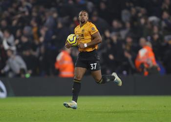 مانشستر سيتي يرغب في ضم أداما تراوري وولفرهامبتون يحدد سعر قاطرته البشرية