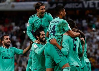 فيديو ريال مدريد يتأهل لنهائي السوبر الإسباني بثلاثية في مرمى فالنسيا