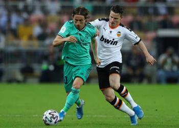 بالفيديو مودريتش يجهز على فالنسيا بهدف رائع