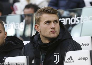 أياكس يحاول استعادة دي ليخت من يوفنتوس