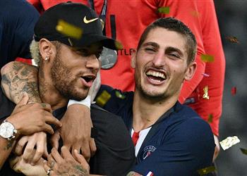 فيراتي نيمار سعيد في باريس سان جيرمان وأصبح أكثر التزام ا داخل الملعب