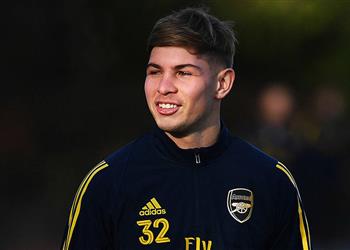 رسمي ا آرسنال ي علن إعارة سميث روي إلى هدرسفيلد