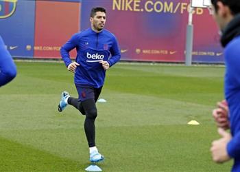 رسمي ا برشلونة ي علن خضوع لويس سواريز لعملية جراحية عاجلة في الركبة