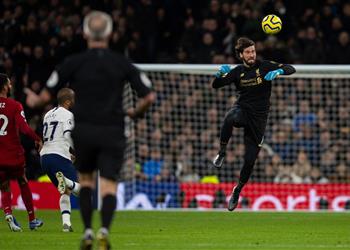 كلوب يعترف ارتكبنا أخطاء دفاعية أمام توتنهام وكنا في حاجة إلى أليسون