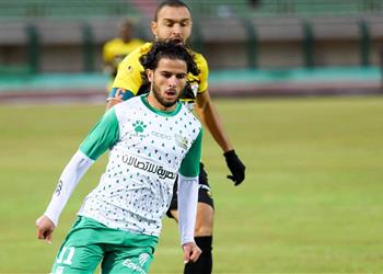 قبل مواجهة بيراميدز المصري يقيد لاعب ا جديد ا في قائمته الإفريقية