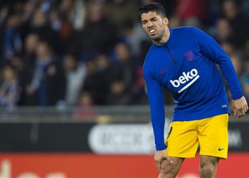 رسمي ا برشلونة جراحة ناجحة لـ سواريز في الغضروف ويغيب 4 أشهر