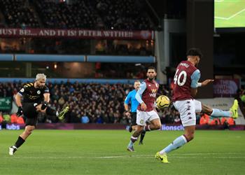 بالفيديو أجويرو يعادل رقم هنري الأسطوري وجماهير أستون فيلا تبدأ في المغادرة