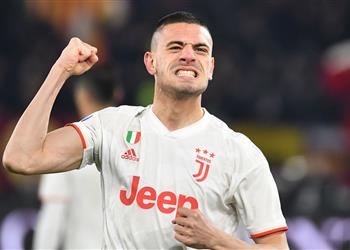 ديميرال يغادر الملعب على عكازين وساري يثير شكوكا حول إصابته بالصليبي