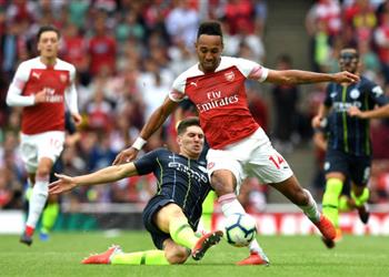 مانشستر سيتي يحسم موقفه من رحيل ستونز إلى آرسنال