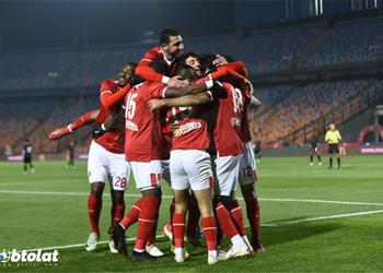 كهربا على دكة بدلاء الأهلي أمام طنطا في الدوري