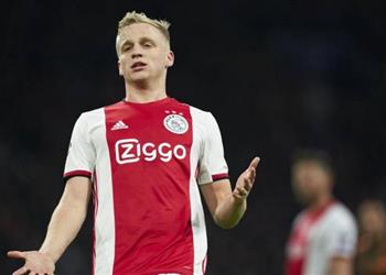 تقارير ريال مدريد يتوصل لاتفاق مع أياكس حول ضم فان دي بيك