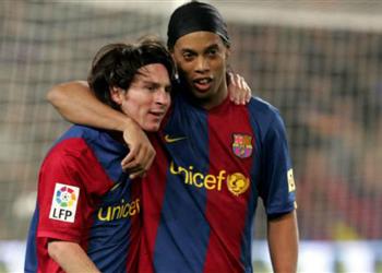 رونالدينيو كنت محظوظ ا لمنح ميسي تمريرة هدفه الأول مع برشلونة