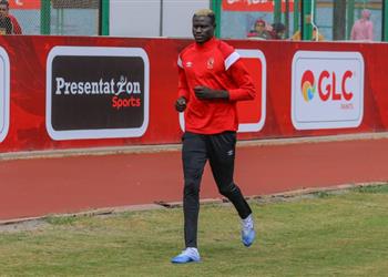 صور أليو بادجي يخوض أول مران له في الأهلي منفرد ا