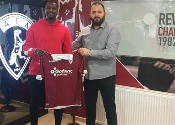 ي زامل عمرو وردة رسمي ا لاريسا ي علن ضم علي غزال