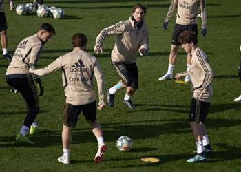 قائمة ريال مدريد لمباراة إشبيلية عودة بنزيما وراموس على رأس غيابات بالجملة