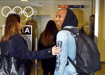 سكاي أشلي يونج يصل إيطاليا تمهيد ا للفحص الطبي مع إنتر ميلان