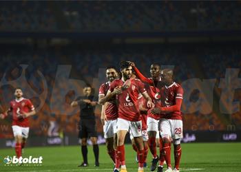 وليد صلاح الدين أزارو قصر في حق نفسه ودور الأهلي إعادته لحالته عندما كان هدافا للدوري