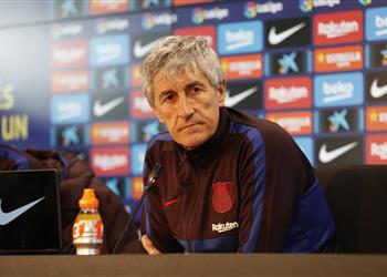 سيتين لا تفرقة بين معاملة ميسي وأي لاعب آخر وهناك بدائل في برشلونة لتعويض سواريز