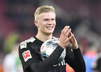 بعد تسجيله هاتريك هالاند يحقق رقمين مميزين في ظهوره الأول مع دورتموند أمام أوجسبورج