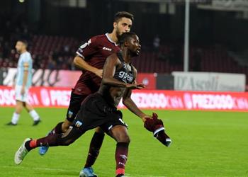 رغم اهتمام لاتسيو وكيل جناح منتخب جامبيا عرض الأهلي مذهل ومحير للعقل