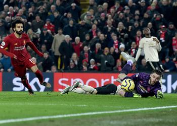 فيديو محمد صلاح يكسر عقدته أمام مانشستر يونايتد ويسجل الهدف الثاني لـ ليفربول