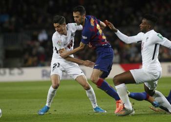 بوسكيتس برشلونة قادر على الفوز بكل لقب هذا الموسم