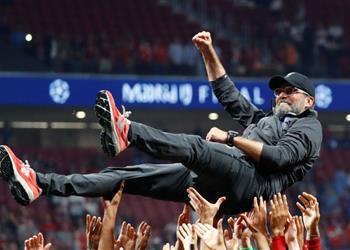 كلوب يختار لاعبين من ليفربول يمكنهم أن يصبحوا مدربين ويكشف سر وقوفه طوال المباراة