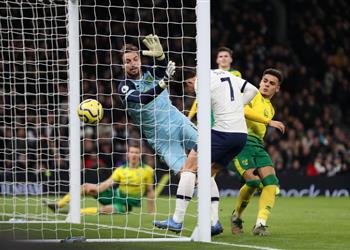 توتنهام يتخطى نورويتش سيتي بثنائية ألي وسون