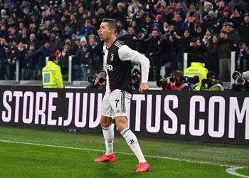 فيديو يوفنتوس يتأهل لنصف نهائي كأس إيطاليا بثلاثية في روما وينتظر الفائز من ميلان وتورينو