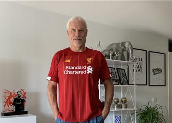 مدافع ليفربول السابق إيقاف الريدز يحتاج 15 رجل ا لكسر أرجلهم ونفوز بدون صلاح وماني