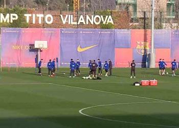 لاعب وسط برشلونة يغيب عن التدريبات قبل مواجهة فالنسيا في الدوري الإسباني