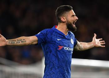 برشلونة يدرس ضم جيرو لتعويض غياب سواريز