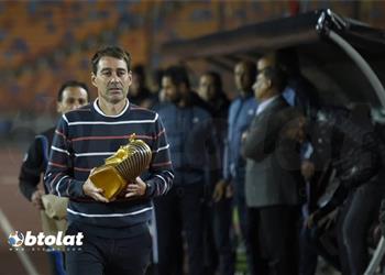 فايلر يحاضر لاعبي الأهلي فني ا استعداد ا لمواجهة النجم الساحلي