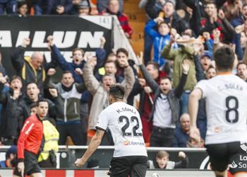 فيديو ماكسي جوميز يواصل التألق ويسجل الهدف الثاني لـ فالنسيا أمام برشلونة