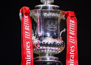 تعرف على معلق مباراة ليفربول وشروزبري في كأس الاتحاد الإنجليزي اليوم