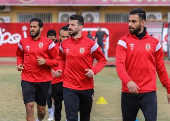 الأهلي يبدأ استعداداته لمواجهة الهلال والجهاز الطبي يحصن لاعبيه قبل السفر للخرطوم