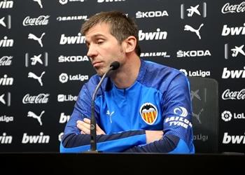 مدرب فالنسيا يعترف المفاوضات مفتوحة مع برشلونة لانتقال رودريجو مورينو