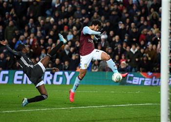 أستون فيلا يمازح تريزيجيه بعد هدفه القاتل أمام ليستر سيتي وعد فأوفى