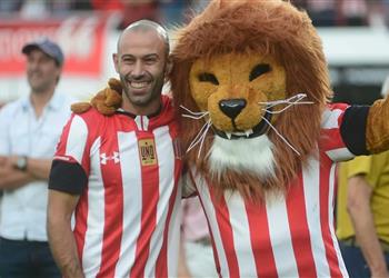 ماسكيرانو يوضح الفارق بين تشافي وجيرارد وألونسو وإنييستا ويؤكد ليفربول يقترب من درجة الكمال